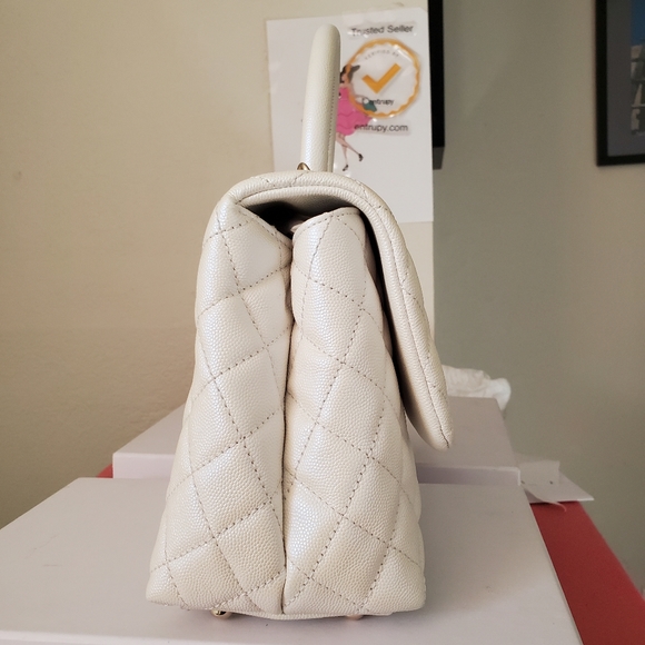 Chanel coco handle iridescent white gold hw small bag - Picture 13 of 14